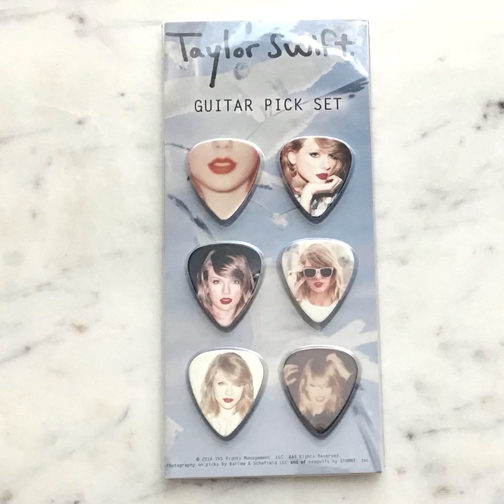 Taylor Swift 1989 NEW Set Of Six Guitar Picks RARE - Picture 1 of 5